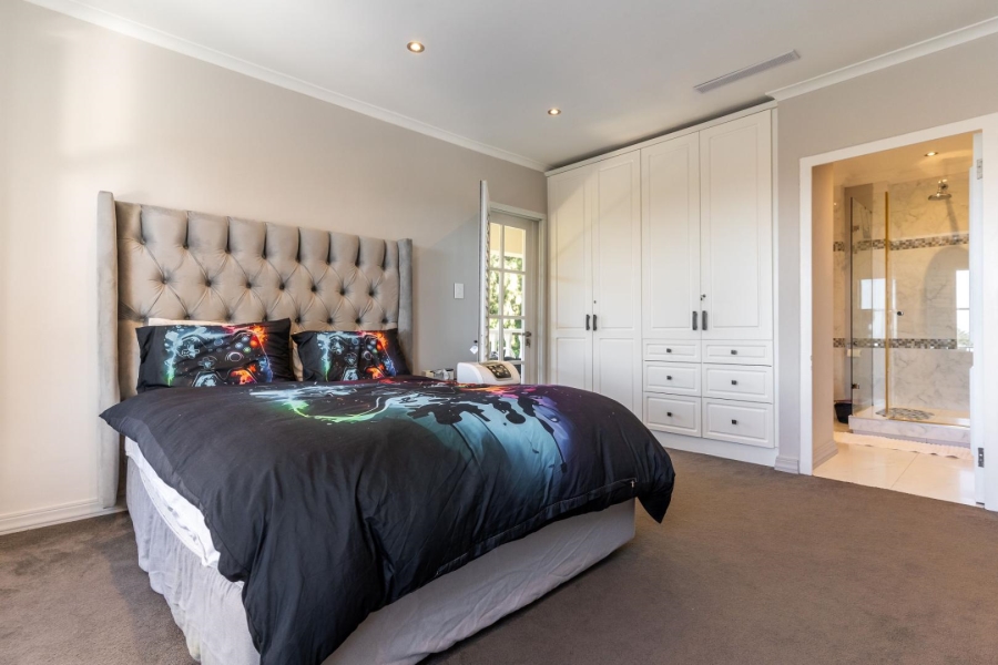 4 Bedroom Property for Sale in Constantia Western Cape